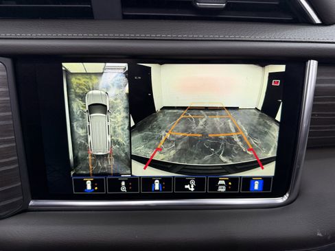 Used 2024 GMC Yukon Denali w/ Denali Reserve Package image 21