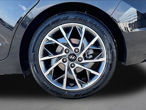 Used 2020 Hyundai Elantra Limited FWD image 8