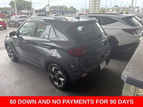 Used 2025 Hyundai Venue SEL FWD image 6