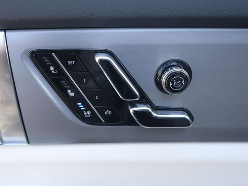New 2026 Cadillac Vistiq Luxury AWD/4WD image 30