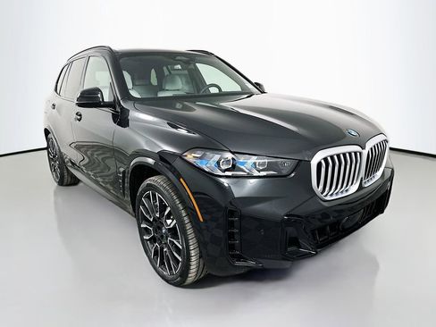 New 2026 BMW X5 xDrive50e image 3