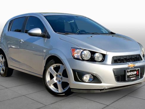 Used 2013 Chevrolet Sonic LTZ FWD image 3