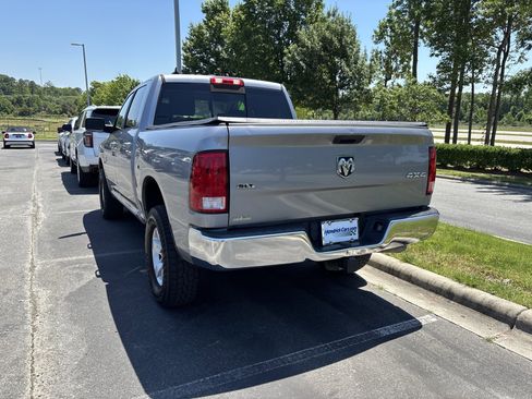 Used 2019 RAM 1500 Classic SLT w/ Luxury Group AWD/4WD image 17