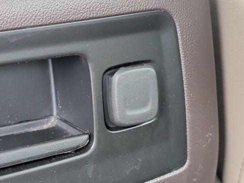 Used 2018 GMC Sierra 1500 SLT AWD/4WD image 32