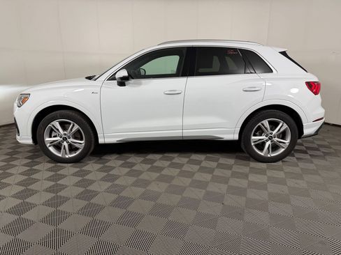 Used 2023 Audi Q3 2.0T Premium Plus w/ Premium Plus Package image 2
