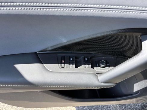 Used 2025 Volkswagen Tiguan SE R-Line image 13