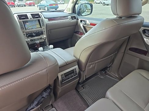 Used 2018 Lexus GX 460 image 10