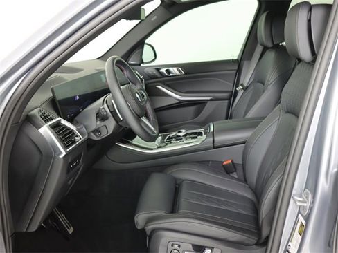 Used 2025 BMW X5 M60i image 12
