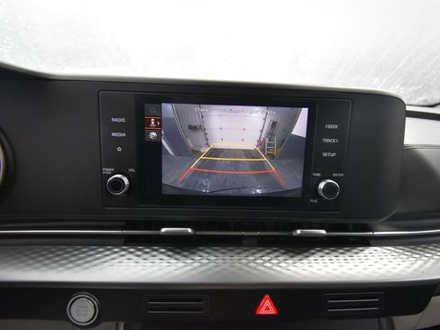 Certified 2024 Kia Carnival LX image 11