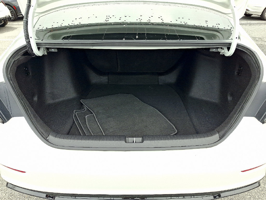 Used 2025 Honda Accord Sport image 28