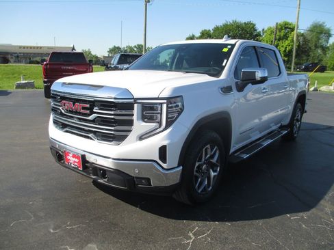 Used 2023 GMC Sierra 1500 SLT w/ SLT Premium Plus Package AWD/4WD image 11