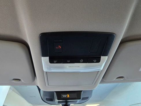 Used 2025 Nissan Rogue SV image 18