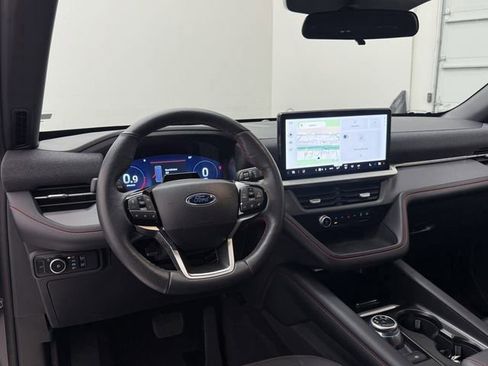 Used 2025 Ford Explorer ST-Line image 22