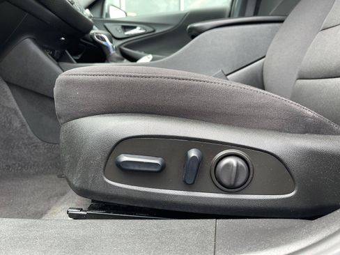 Used 2025 Chevrolet Malibu LT FWD image 14