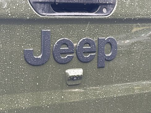 Used 2022 Jeep Gladiator Willys image 21