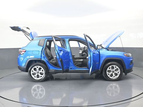 Used 2025 Jeep Compass Latitude AWD/4WD image 73