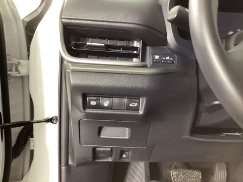 Used 2025 Toyota Grand Highlander AWD Hybrid image 12