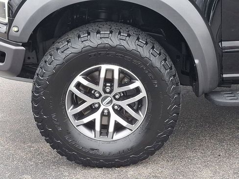 Used 2017 Ford F150 Raptor w/ Equipment Group 802A Luxury image 8