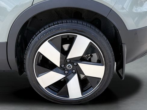 Used 2023 Volvo XC40 Recharge Ultimate AWD/4WD image 13