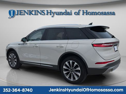 Used 2022 Lincoln Corsair Reserve w/ Equipment Group 201A image 7