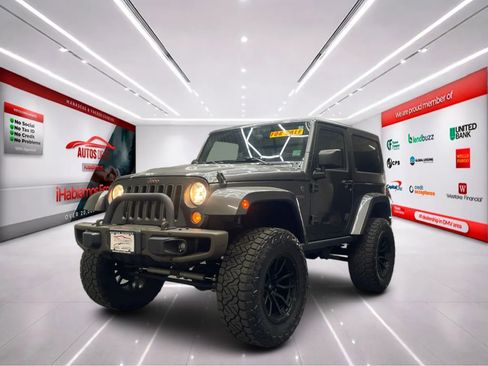 Used 2016 Jeep Wrangler Sahara AWD/4WD image 4