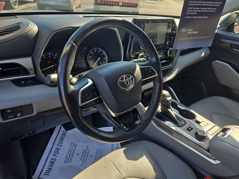 Used 2020 Toyota Highlander Limited AWD/4WD image 7