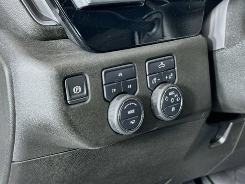 Used 2024 Chevrolet Silverado 2500 LT w/ Convenience Package AWD/4WD image 10