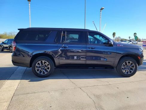 Used 2024 Chevrolet Suburban Z71 w/ Luxury Package image 26