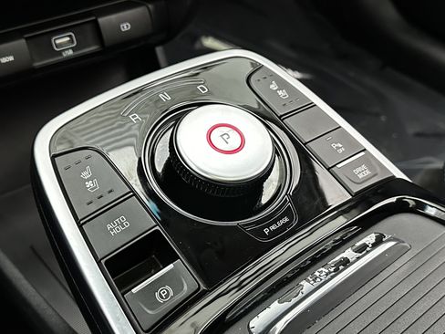 Used 2022 Kia Niro EX Premium image 18