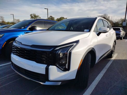 Used 2026 Kia Sportage EX image 2