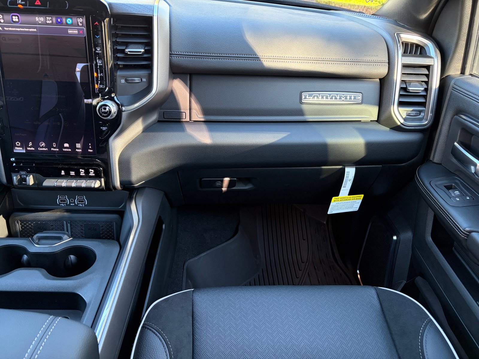 New 2027 RAM 2500 Laramie w/ Night Edition AWD/4WD image 21