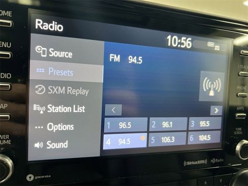 Used 2022 Toyota Highlander XLE image 13