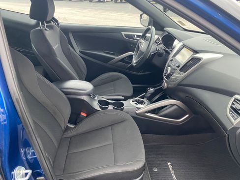 Used 2017 Hyundai Veloster Value Edition image 13