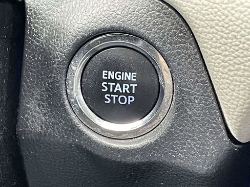 Used 2021 Toyota RAV4 XLE w/ Convenience Package image 26