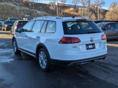 Used 2017 Volkswagen Golf Alltrack SE image 5