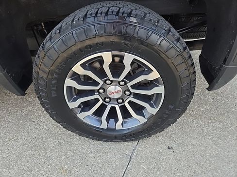 Used 2021 GMC Sierra 1500 AT4 w/ AT4 Value Package AWD/4WD image 34