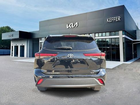 Used 2020 Toyota Highlander XLE image 7
