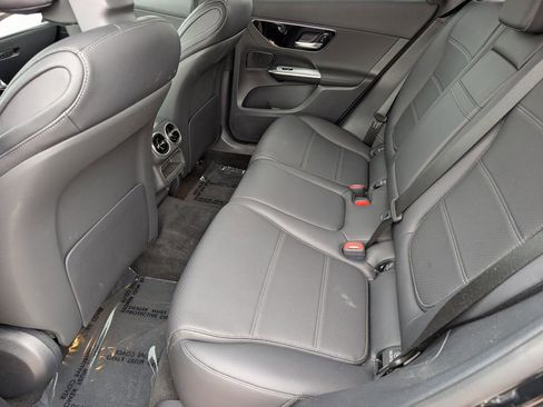 Used 2025 Mercedes-Benz GLC 350e 4MATIC image 28