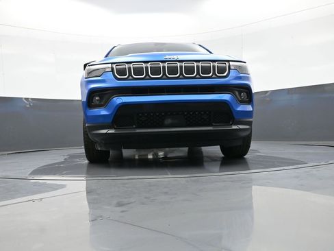 Used 2022 Jeep Compass Latitude w/ Sun and Sound Group AWD/4WD image 26