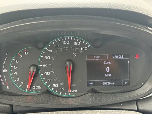 Used 2019 Chevrolet Trax LT w/ LT Convenience Package FWD image 24