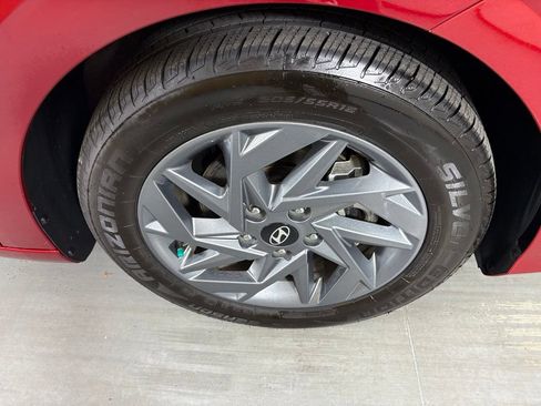 Used 2024 Hyundai Elantra SEL FWD image 11