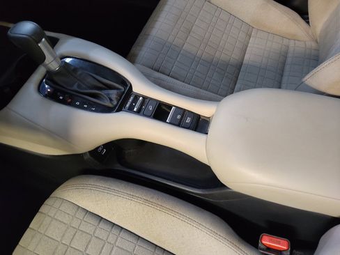 Used 2025 Honda HR-V LX image 26