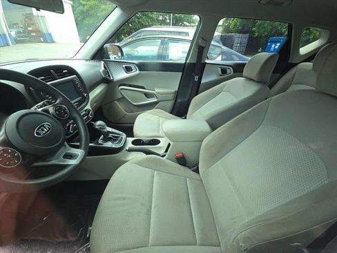 Used 2020 Kia Soul LX FWD image 5