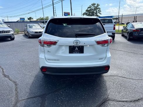 Used 2016 Toyota Highlander XLE FWD image 6