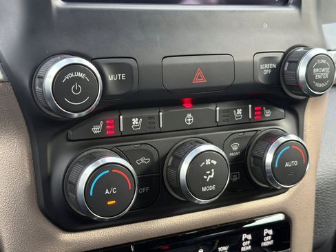 Used 2020 RAM 1500 Laramie image 19