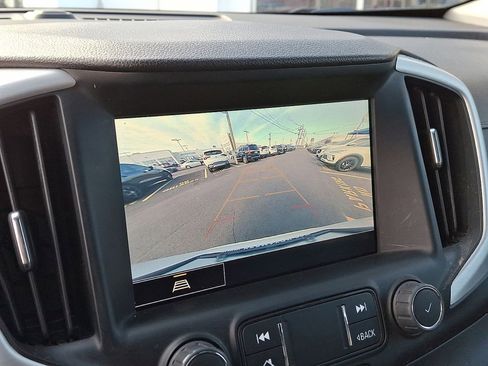 Used 2023 GMC Terrain SLT w/ Elevation Edition image 14