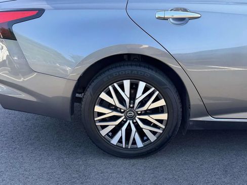 Used 2023 Nissan Altima 2.5 SV FWD image 10