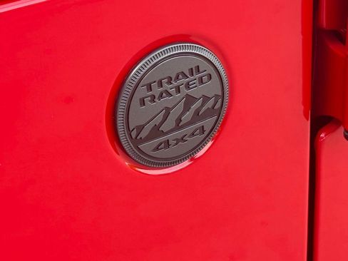 Certified 2025 Jeep Gladiator Sport image 31