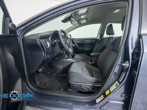 Used 2018 Toyota Corolla LE FWD image 11