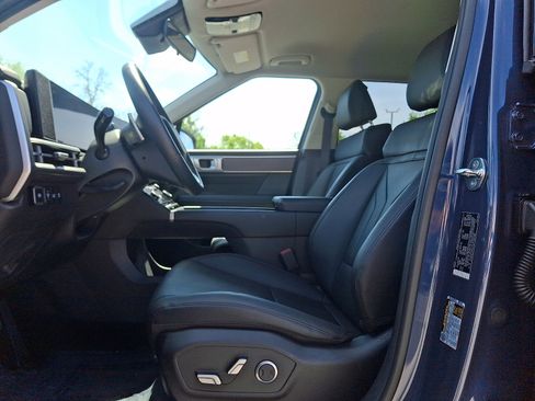 Used 2025 Hyundai Santa Fe SEL FWD image 13